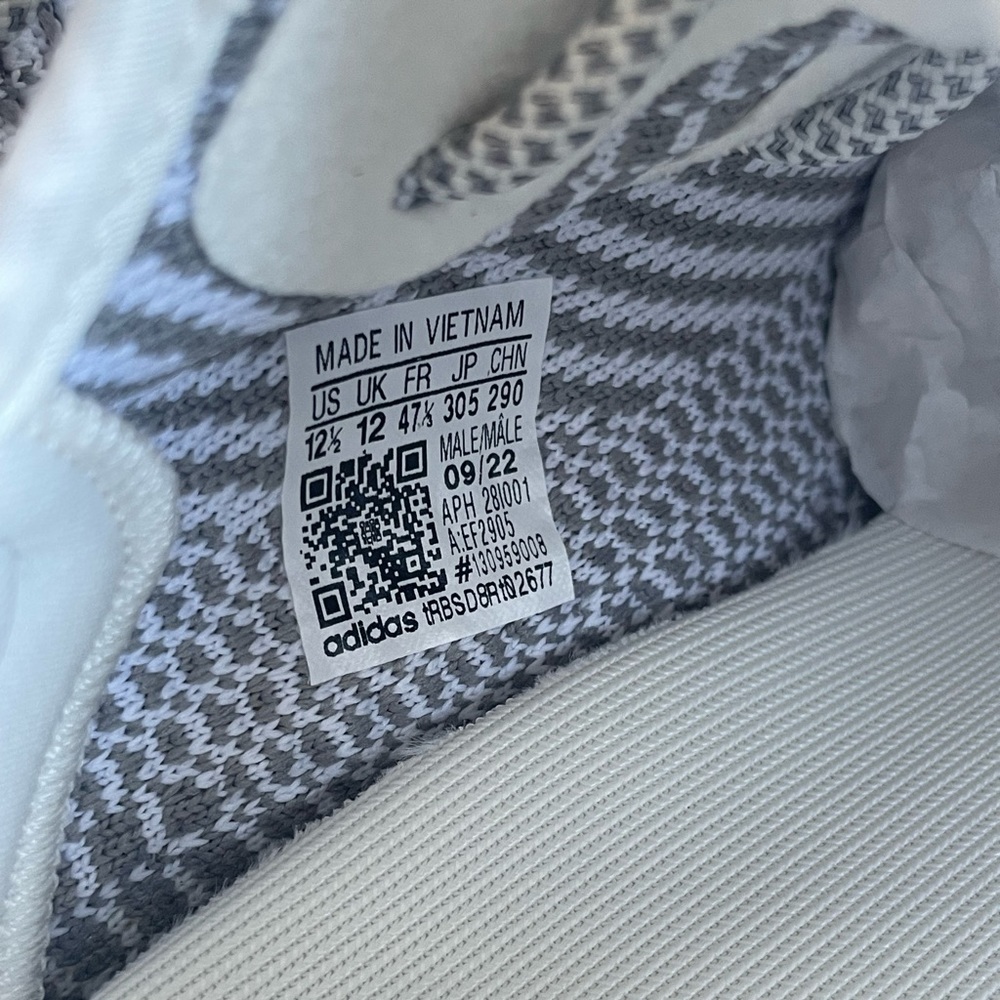 Yeezy 350 “Static” - Picture 9 of 17